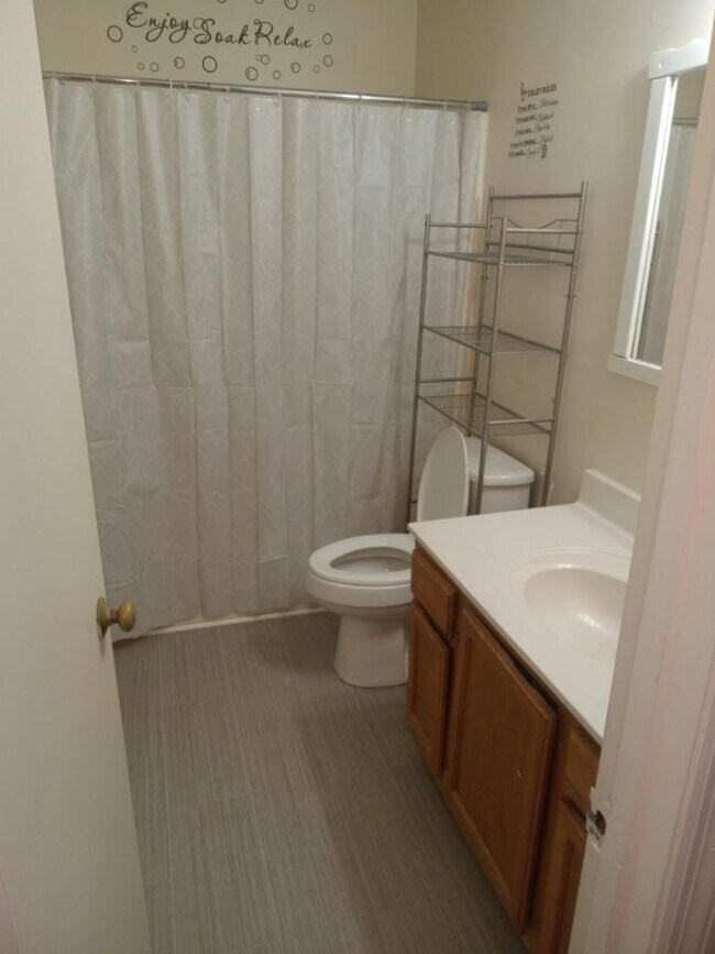 Building Photo - 307 Lee Dr