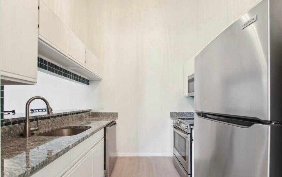 Building Photo - 116 Water Fountain Way