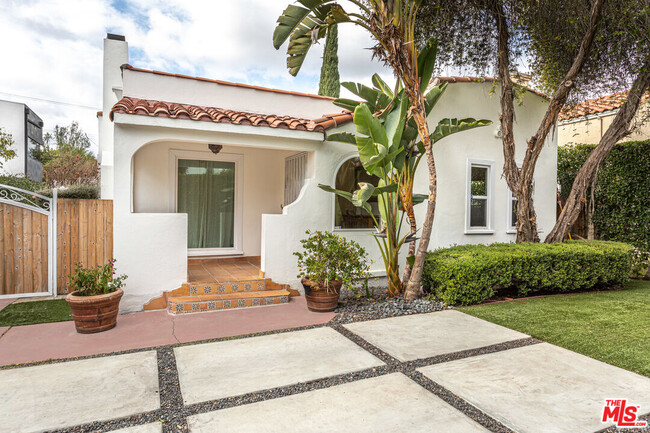 Primary Photo - 409 N Kilkea Dr