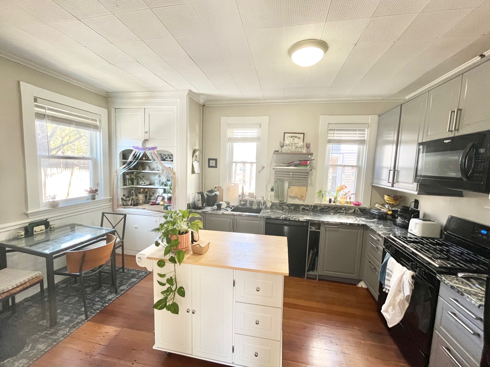 Building Photo - 105 Day St