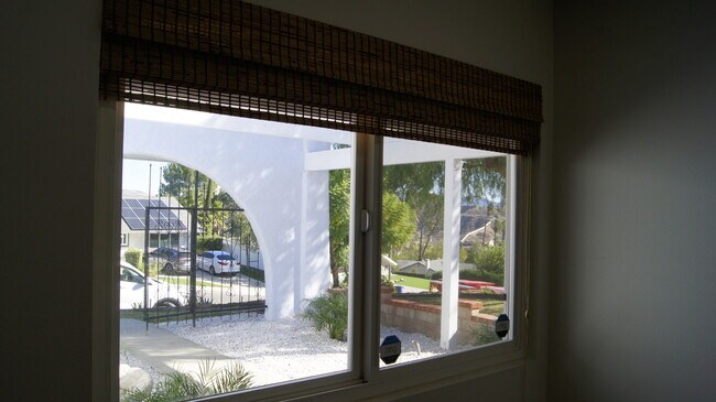 Building Photo - 27403 Garza Dr