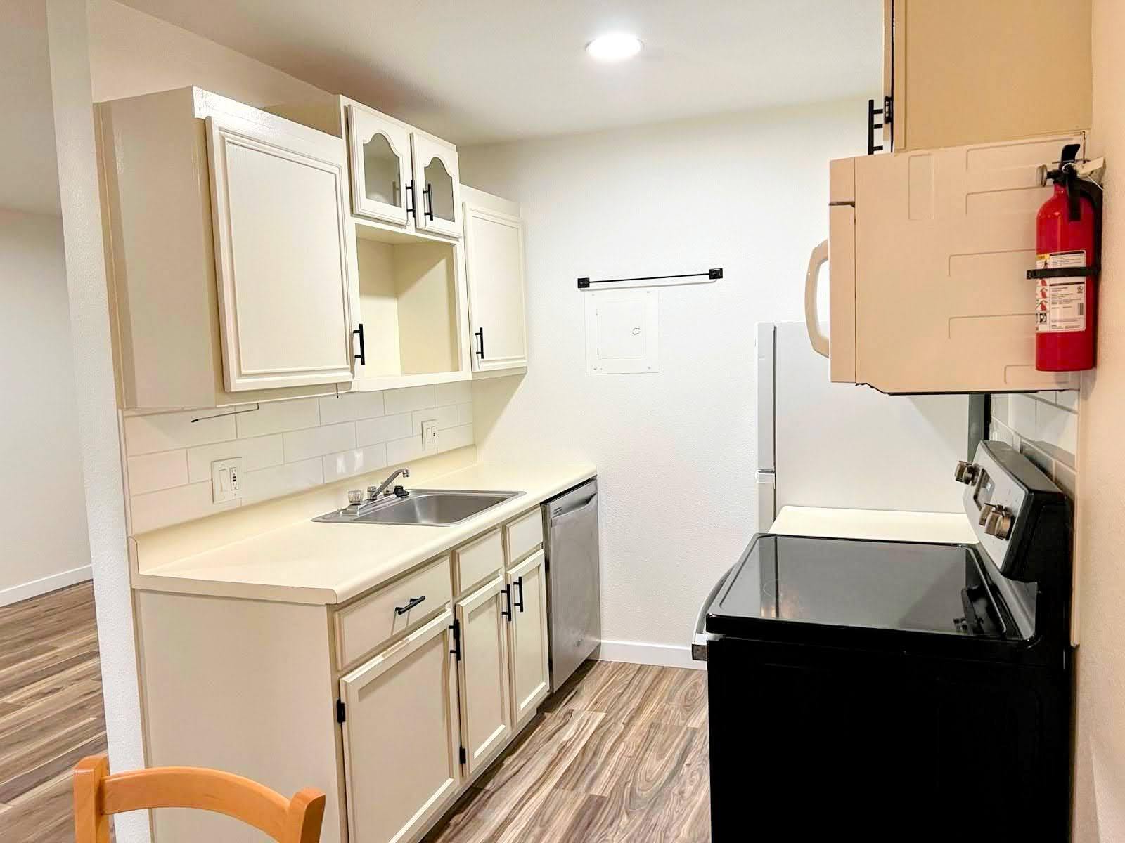 Kitchen - 3393 Madison Ave