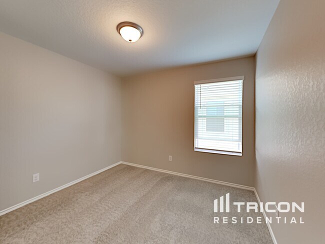 Building Photo - 8730 Segura Wy