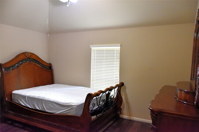Building Photo - 5106 Autumn Rose Ln