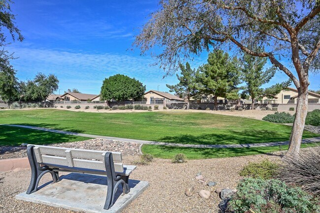 Building Photo - 8119 W Tonto Ln