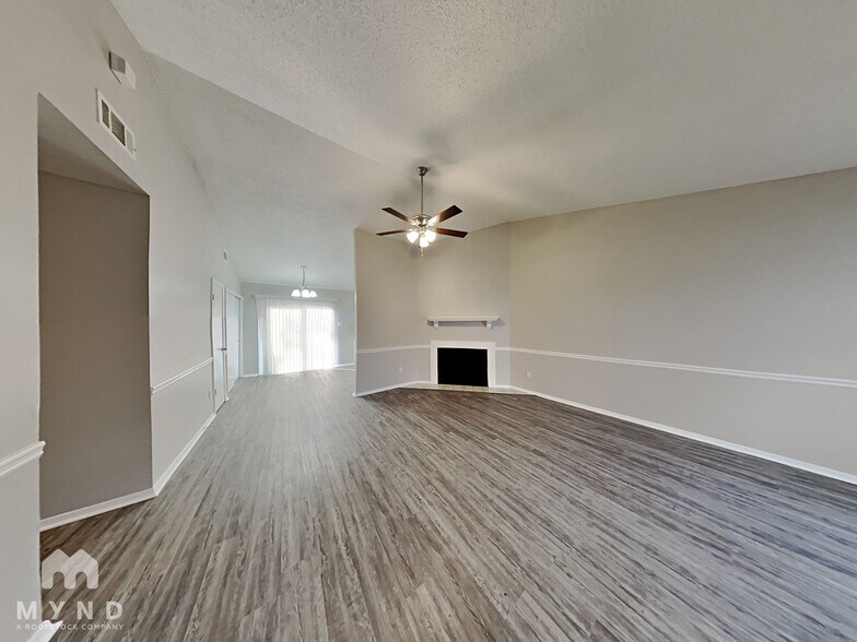 Building Photo - 5685 Burnette Cove