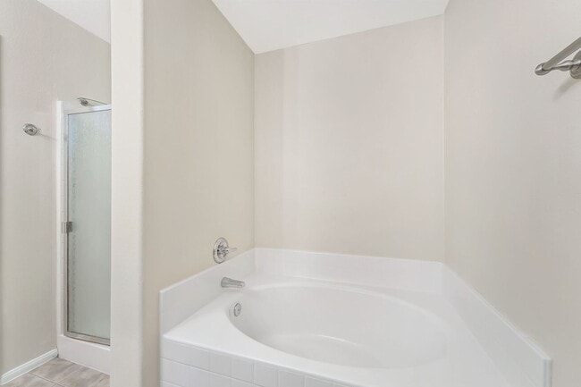 Building Photo - 3 BEDROOM SINGLE STORY IN HENDERSON!