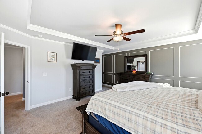 Building Photo - This beautiful - like new, energy efficient home in Grayson Park!