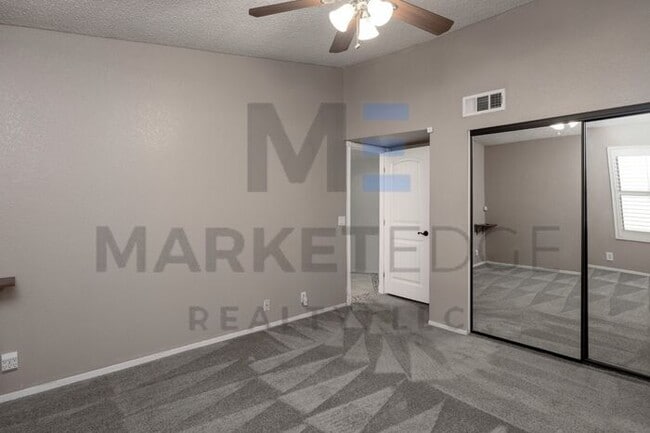 Building Photo - 3Bed/2Bath House at 7th/101! JOIN THE WAIT...