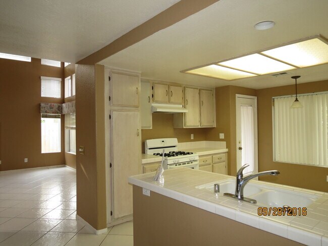 Building Photo - Beautiful Oasis-High Ceiling- Tile and Car...