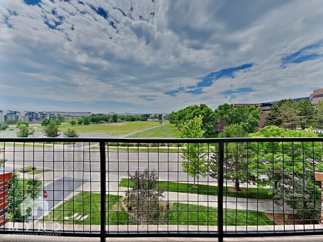 Building Photo - 307 Inverness Way S