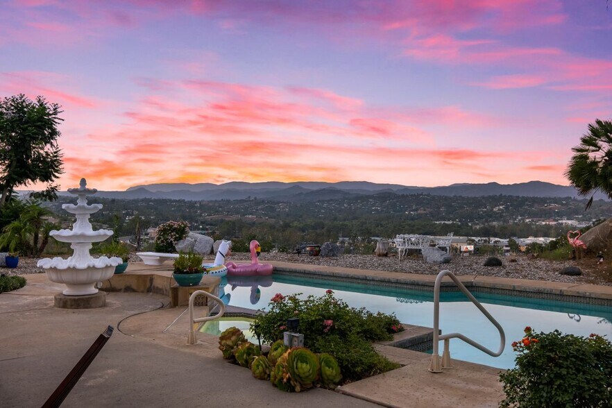 Building Photo - 3426 Lomas Serenas Dr