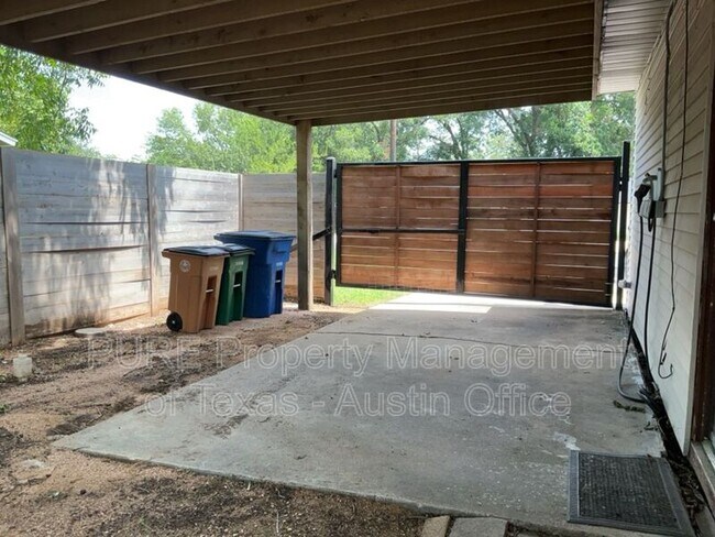 Building Photo - 1301 Clearfield Dr