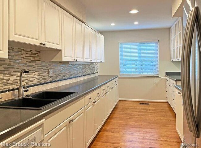 Building Photo - 42160 Woodward Ave