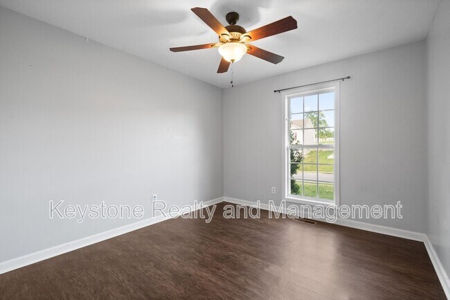 Building Photo - 1405 Mutual Dr