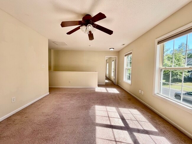 Building Photo - 806 Northwood Hills Ave