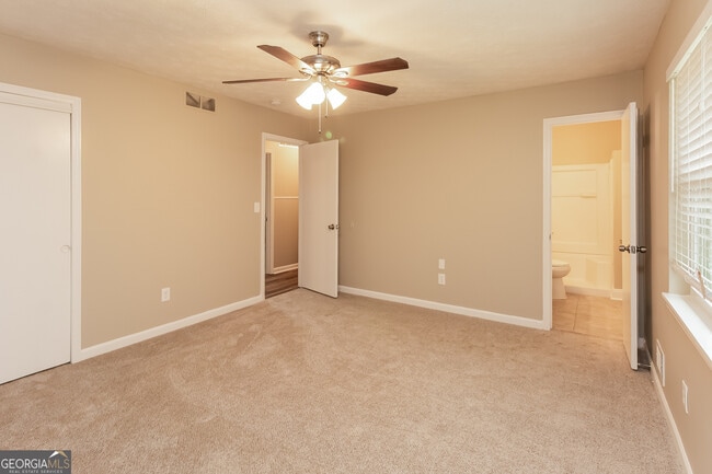 Building Photo - 8295 Englewood Trail