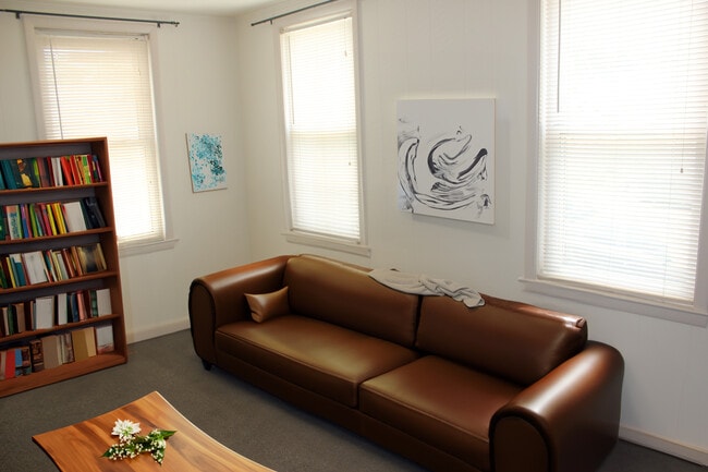 Building Photo - 700 Lindley St