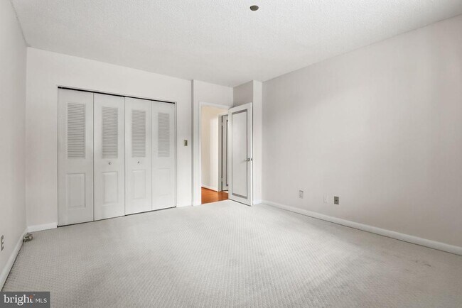 Building Photo - 3709 S George Mason Dr