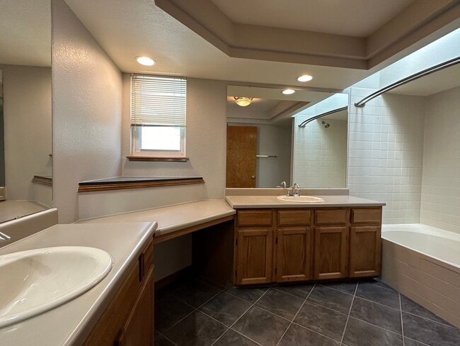 Building Photo - 10606 Kipling Way