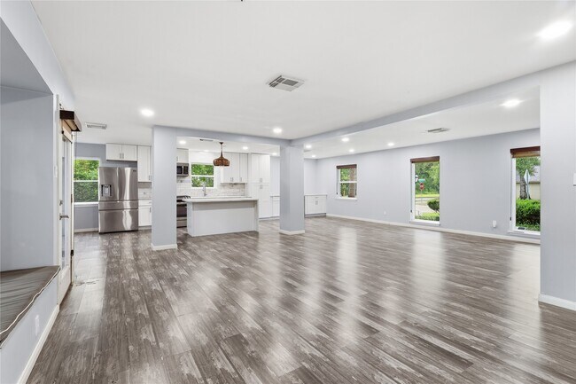 Building Photo - 5347 Rutherglenn Dr