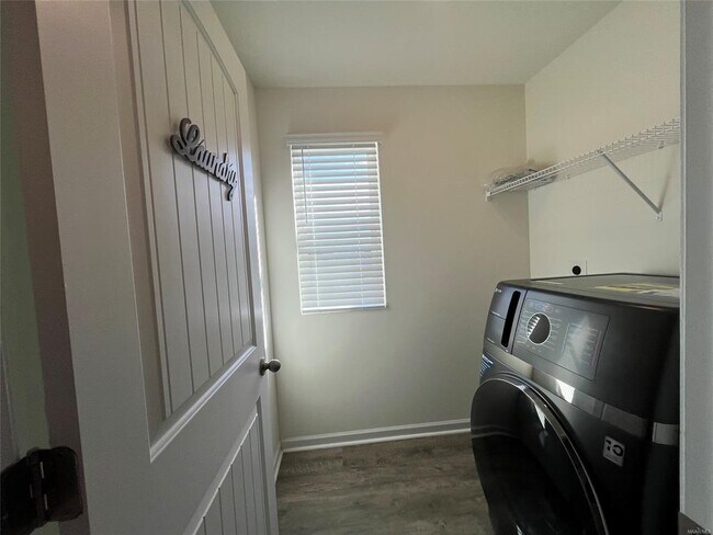 Building Photo - 3336 Meriwether Dr