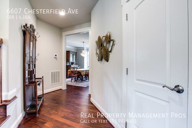 Building Photo - 6607 Chesterfield Ave