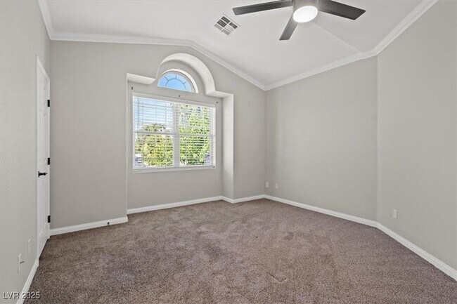 Building Photo - 8000 Silver King Dr
