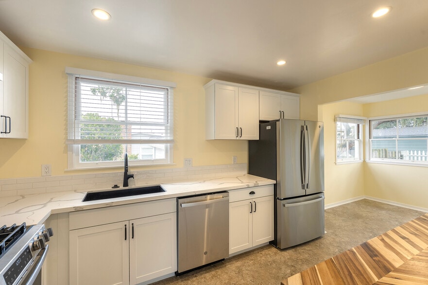 Building Photo - 230 Gibson Ave