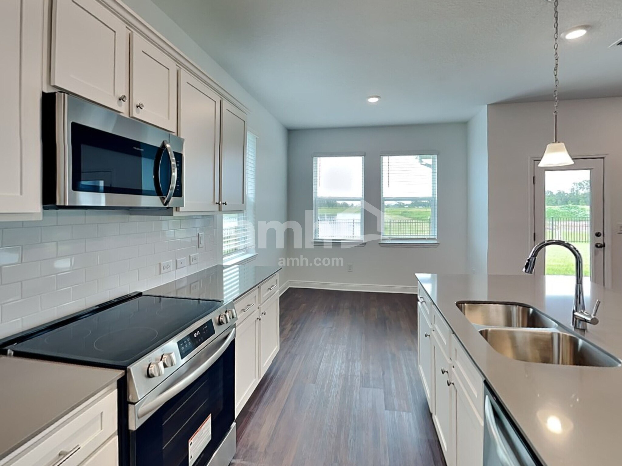 Building Photo - 14633 Cedar Ml Dr