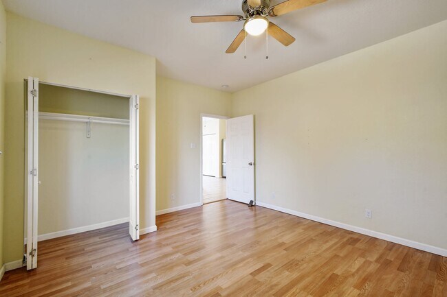Building Photo - 417 Odell St