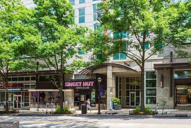 Building Photo - 923 Peachtree St NE