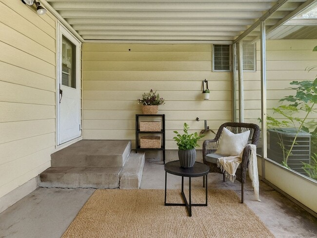 Building Photo - Charming 3-Bedroom Home with Sunroom, Fireplace & Garage in Kansas City, MO!