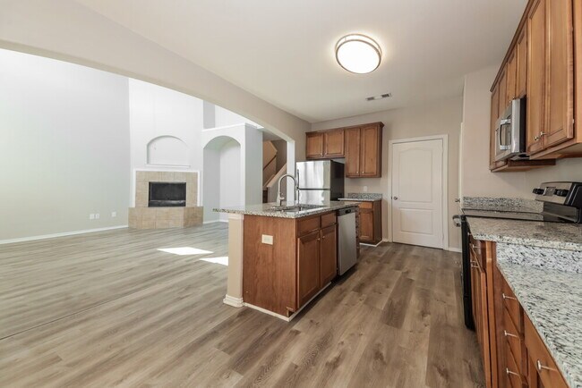 Building Photo - 1820 Plymouth Dr