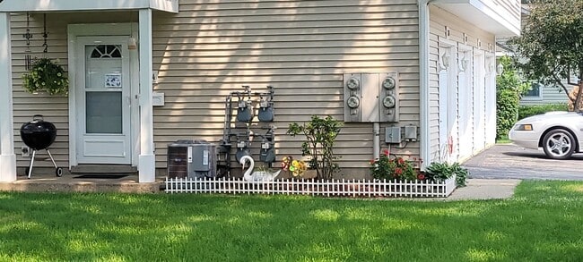 Building Photo - 1244 Nova Ct