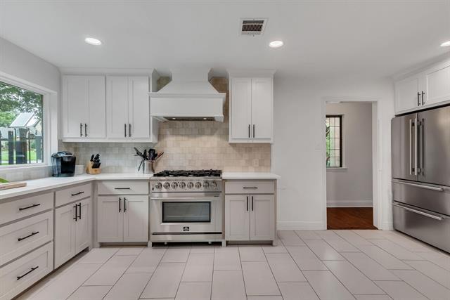 Building Photo - 4215 Green Meadow E