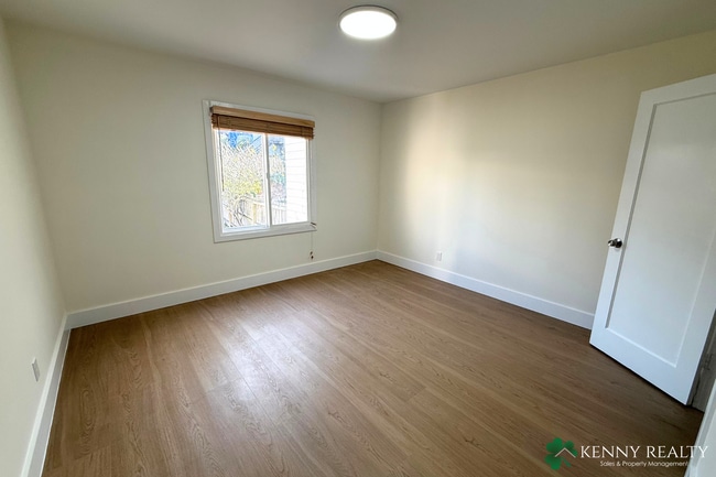Building Photo - Remodeled 4BR/2BA Home w/ Dual Kitchens + New Appliances — Daly City