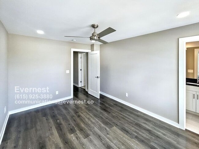 Building Photo - Lovely 3-Bedroom Townhome in a Convenient ...