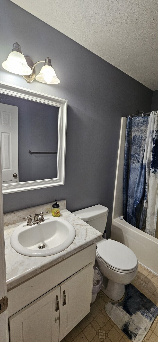 Building Photo - 312 Joe Walding Dr