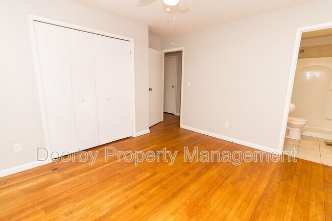 Building Photo - 7911 Hixson Pike