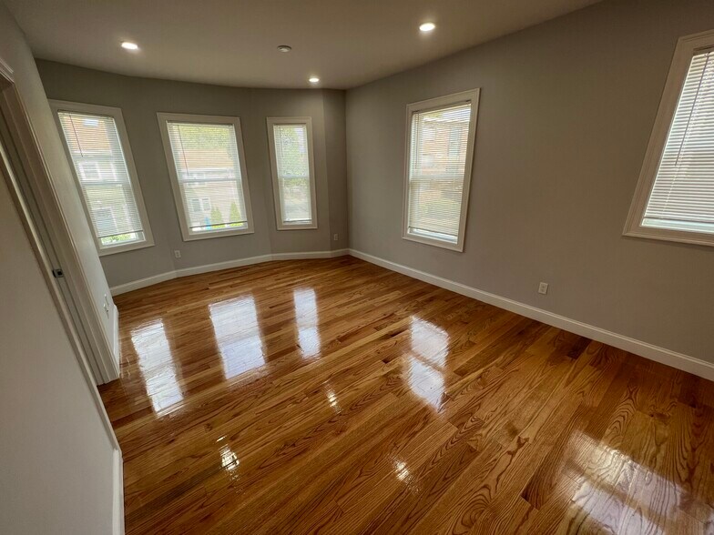 Building Photo - 29 Cameron Ave