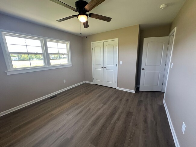 Building Photo - Newly Renovated Home in Shelbyville - 30 m...