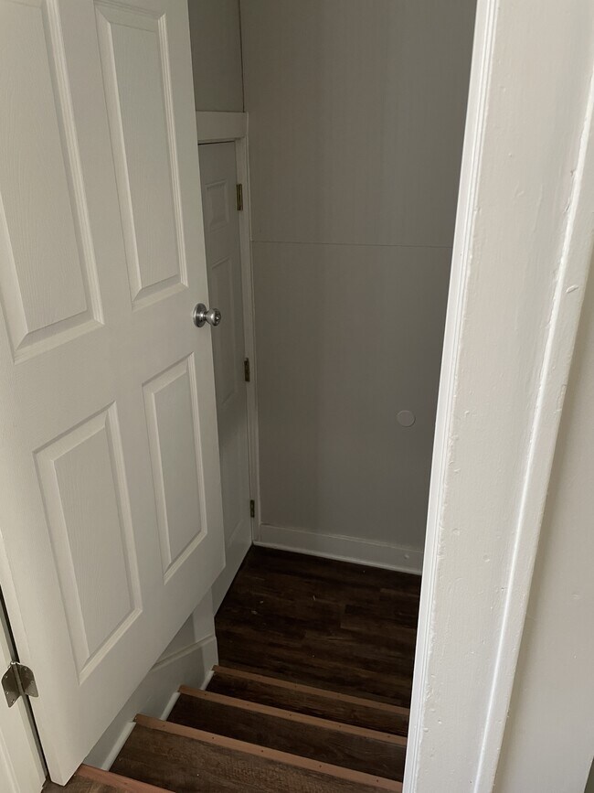 Building Photo - 1203 Madison St