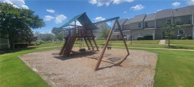 Building Photo - 264 Azalea Cir