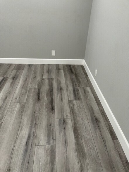 Building Photo - 502 Hope Ter