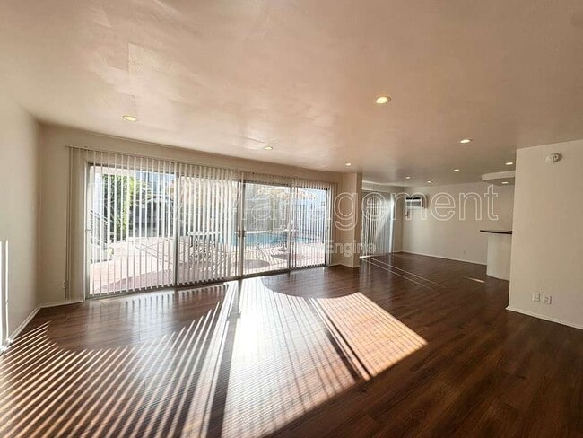 Building Photo - 11939 Albers St