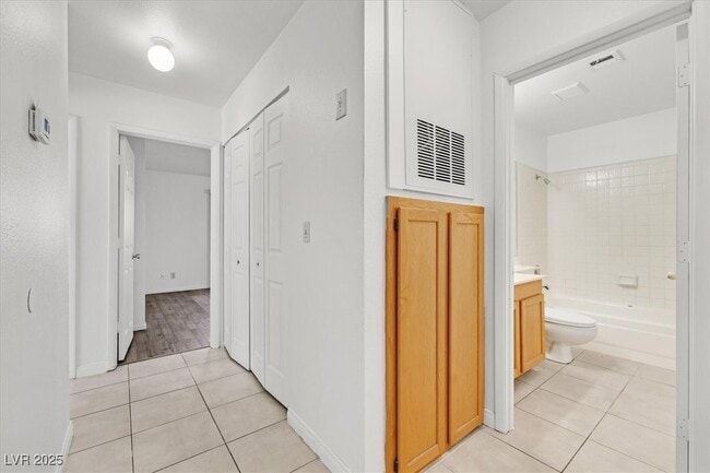 Building Photo - 1802 Plum Ct