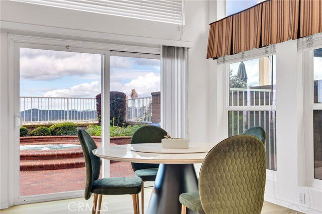 Building Photo - 21881 Via Del Lago