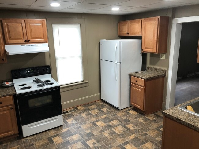 Primary Photo - 1186 W Main St