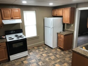 Building Photo - 1186 W Main St